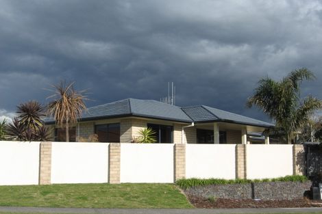 Photo of property in 8 Meadowviews Drive, Welcome Bay, Tauranga, 3112