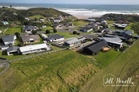 Photo of property in 7 Snapper Street, Baylys Beach, 0377