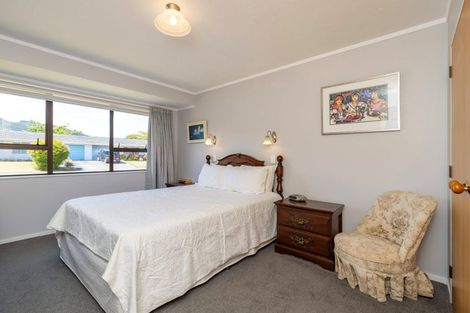 Photo of property in 2 Kanawa Street, Waikanae, 5036