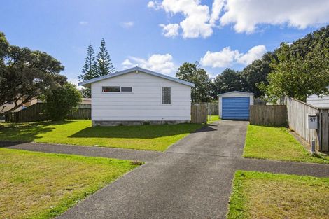 Photo of property in 27 Morgan Crescent, Levin, 5510
