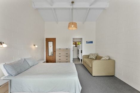 Photo of property in 51 Wairau Road, Oakura, 4314