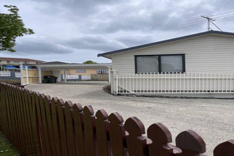 Photo of property in 35 Farwood Drive, Henderson, Auckland, 0612