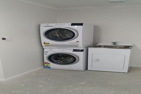 Photo of property in 124b Cambridge Terrace, Fairfield, Lower Hutt, 5011