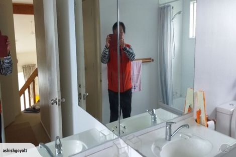 Photo of property in 2b Sunhaven Drive, Newlands, Wellington, 6037