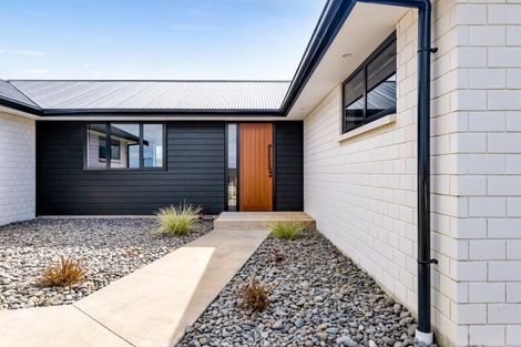 Photo of property in 11 Midsummer Avenue, Stratford, 4332