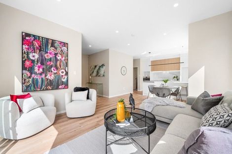 Photo of property in 50 Sandgate Avenue, Botany Downs, Auckland, 2010