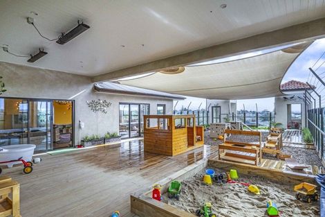 Photo of property in 3145 Great North Road, New Lynn, Auckland, 0600