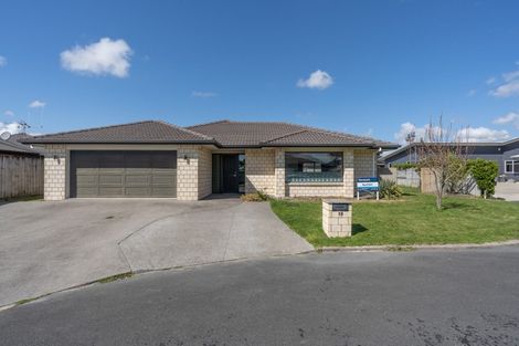 Photo of property in 10 Tarrango Way, Rototuna, Hamilton, 3210