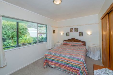 Photo of property in 12 Poneke Drive, Waikanae, 5036