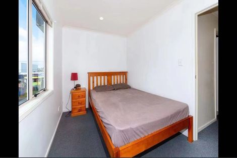 Photo of property in 3/51 Henderson Valley Road, Henderson, Auckland, 0612