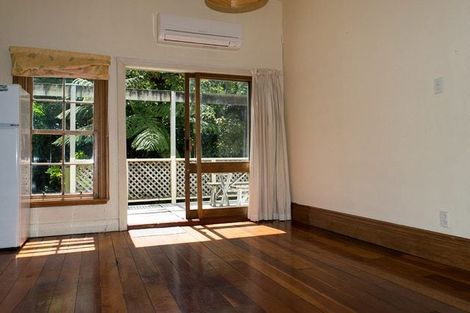 Photo of property in 90 Glenmore Street, Northland, Wellington, 6012