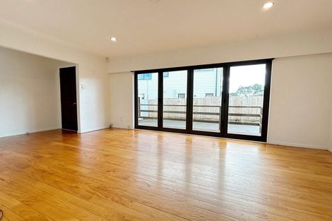 Photo of property in 9 Queen Mary Avenue, New Lynn, Auckland, 0600