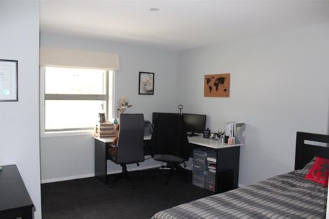 Photo of property in 2 Hull Place, Whitby, Porirua, 5024