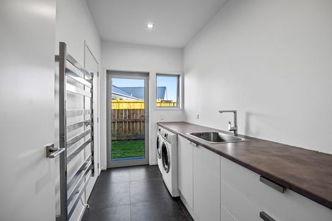 Photo of property in 22 Mercade Close, Stratford, 4332