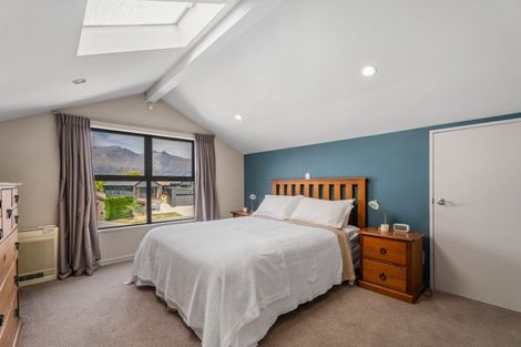 Photo of property in 10 Premier Place, Arrowtown, 9302