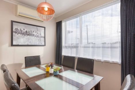Photo of property in 10 Elm Grove, Westown, New Plymouth, 4310