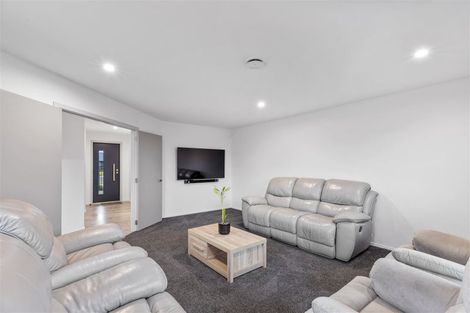 Photo of property in 120 Northmoor Boulevard, Rolleston, 7615