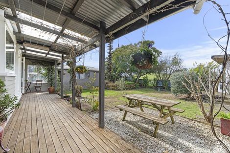 Photo of property in 71 Mountain Road, Sentry Hill, New Plymouth, 4373