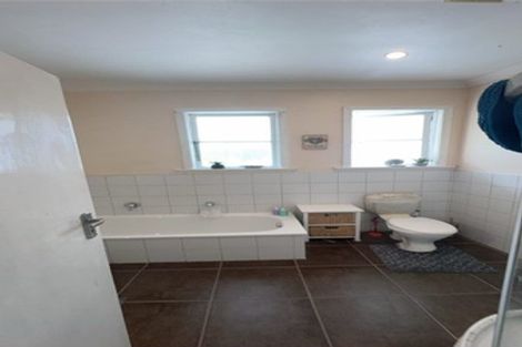 Photo of property in 1406 Woodstock Avenue, Mayfair, Hastings, 4122