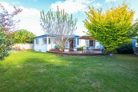 Photo of property in 1 Sinclair Avenue, Highbury, Palmerston North, 4412