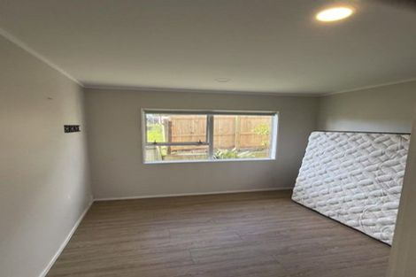 Photo of property in 15 Lyford Crescent, Sunnynook, Auckland, 0620