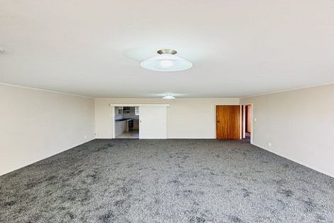 Photo of property in 60 Strid Road, Te Atatu South, Auckland, 0610
