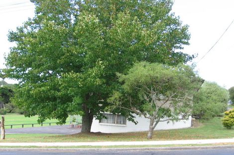 Photo of property in 2/103 Deep Creek Road, Waiake, Auckland, 0630