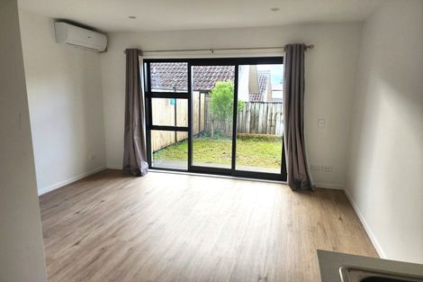 Photo of property in 40 Rauemi Way, Te Atatu South, Auckland, 0610