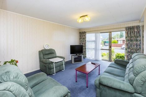 Photo of property in 48f1- Kowhai Avenue, Ebdentown, Upper Hutt, 5018