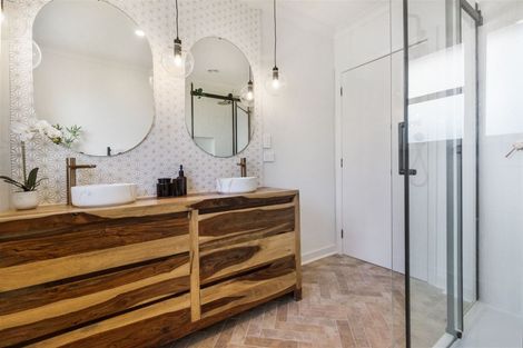 Photo of property in 98 Amyes Road, Hornby, Christchurch, 8042