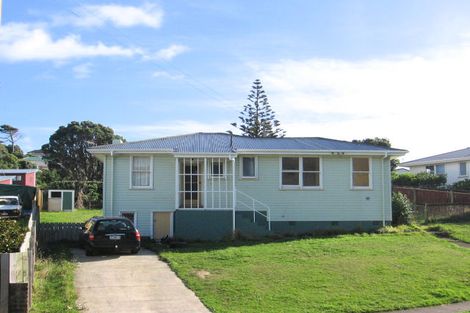 Photo of property in 8 Taupiri Crescent, Titahi Bay, Porirua, 5022