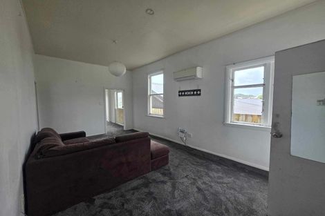 Photo of property in 122 Wallace Street, Mount Cook, Wellington, 6021