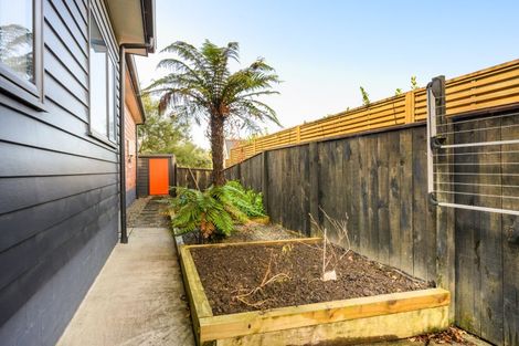 Photo of property in 18 Galea Grove, Kelvin Grove, Palmerston North, 4414