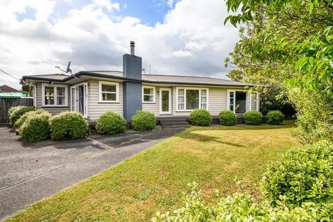 Photo of property in 18 Woburn Place, Takaro, Palmerston North, 4412