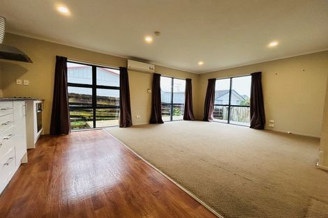 Photo of property in 111 Farquhar Road, Glendene, Auckland, 0602