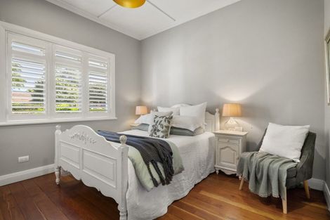 Photo of property in 17 Rimu Street, New Lynn, Auckland, 0600