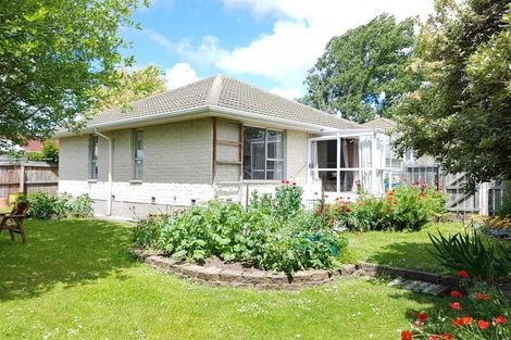 Photo of property in 108 Lake Terrace Road, Burwood, Christchurch, 8061