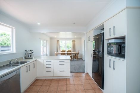 Photo of property in 1 Rakino Place, Awapuni, Palmerston North, 4412