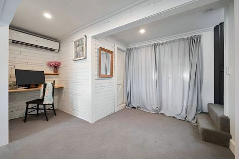 Photo of property in 2a Ripon Street, Lyttelton, 8082