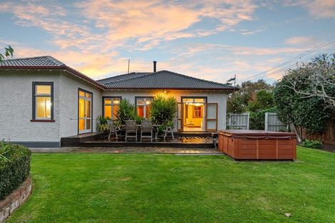 Photo of property in 91 Opawa Road, Opawa, Christchurch, 8023