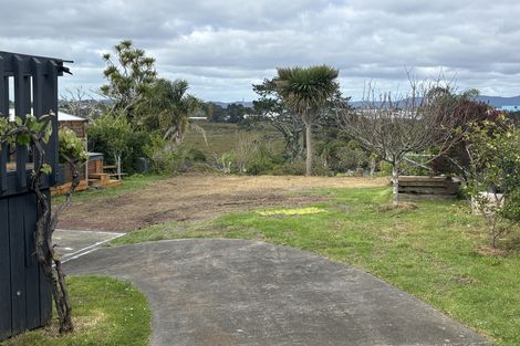 Photo of property in 26 Waione Avenue, Te Atatu Peninsula, Auckland, 0610