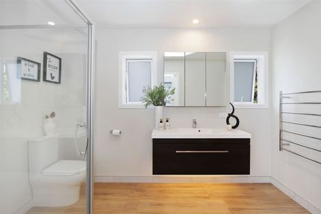 Photo of property in 28a Torkar Road, Clarks Beach, 2122
