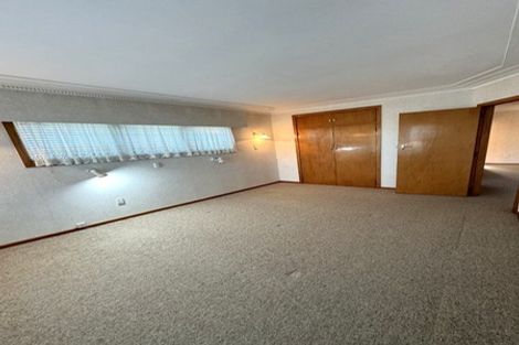 Photo of property in 4176 Great North Road, Glendene, Auckland, 0602