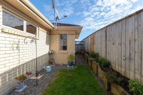 Photo of property in 19 Sovereign Isle Lane, Rototuna, Hamilton, 3210