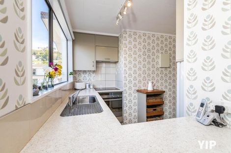 Photo of property in 10 Te Kiteroa Grove, Churton Park, Wellington, 6037