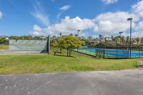 Photo of property in 23 Luckens Road, West Harbour, Auckland, 0618
