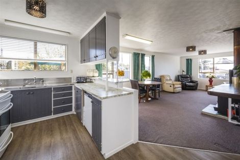 Photo of property in 28 Heatherlea Heights, Feilding, 4702
