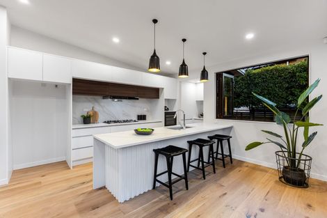 Photo of property in 16 Te Oneroa Way, Long Bay, Auckland, 0630