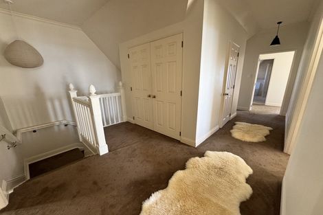 Photo of property in 14 Roslyn Road, Bluff Hill, Napier, 4110