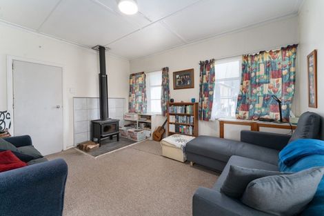 Photo of property in 85 Moana Street, Otaki Beach, Otaki, 5512